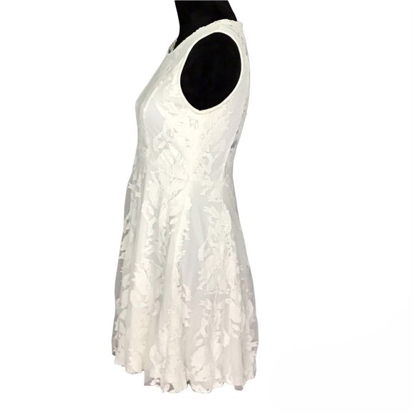 Chelsea & Violet Lined Off White Sleeveless Lace Dress Size M Summer Wedding - Picture 3 of 7